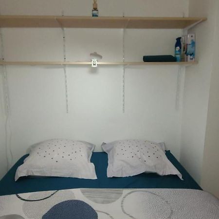 Appartement Hebergement Basique Et Fonctionnel Bon Rapport Qualite Prix à Nameche Extérieur photo