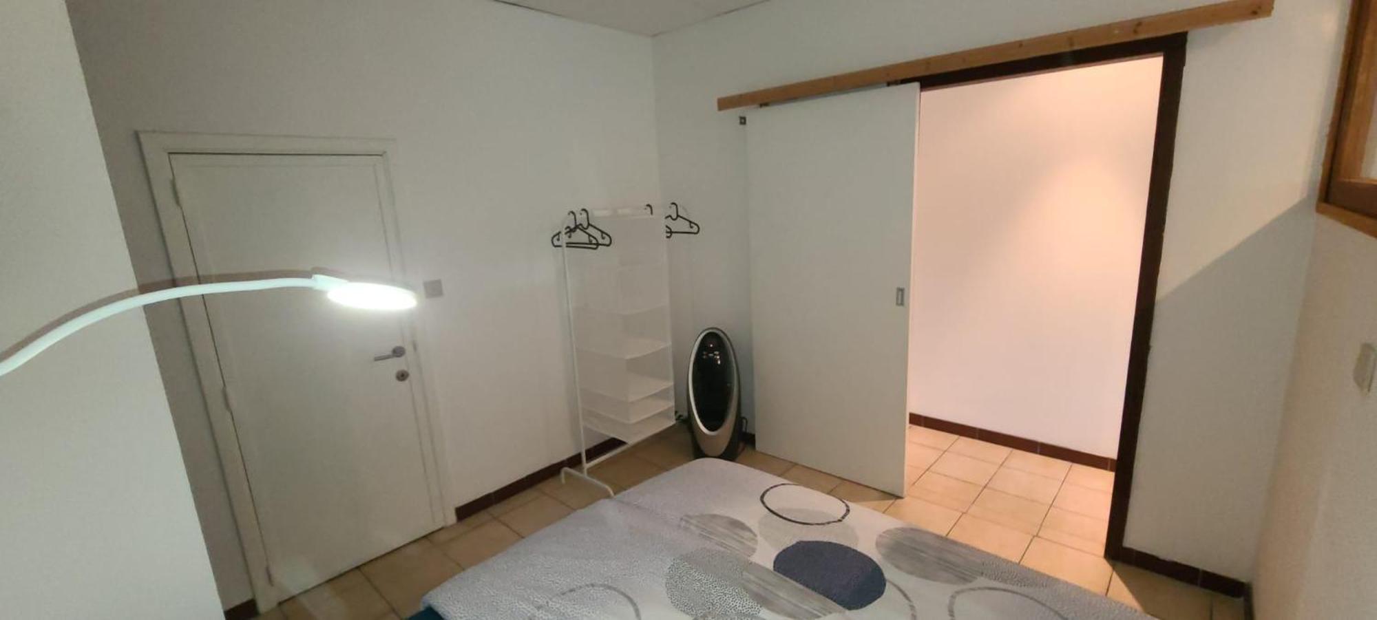 Appartement Hebergement Basique Et Fonctionnel Bon Rapport Qualite Prix à Nameche Extérieur photo