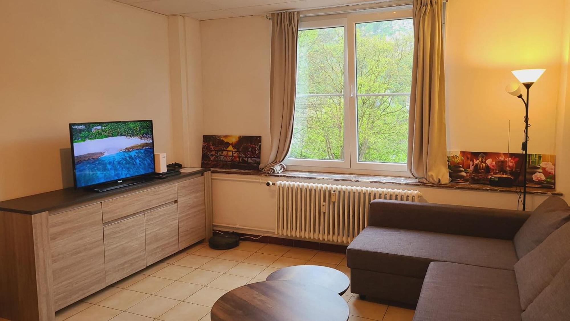 Appartement Hebergement Basique Et Fonctionnel Bon Rapport Qualite Prix à Nameche Extérieur photo